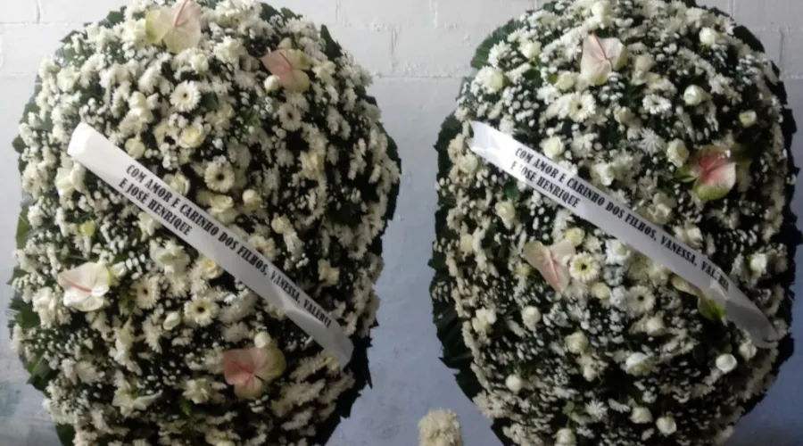 Coroa de Flores: Um Gesto de Respeito Profundo com a Portal Funeral Manaus